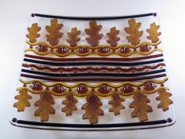 Serpentine Plate with Acorns