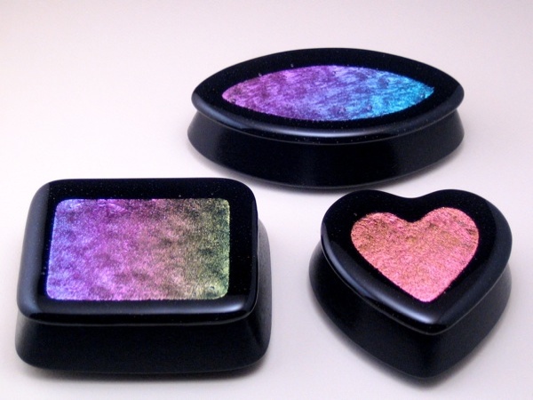 Crinklized Dichroic Boxes